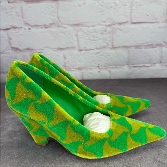 Rare Bottega Veneta Resort ‘22 Carpet Wavy Triangle Point Pumps NIB 39 - Picture 1 of 11